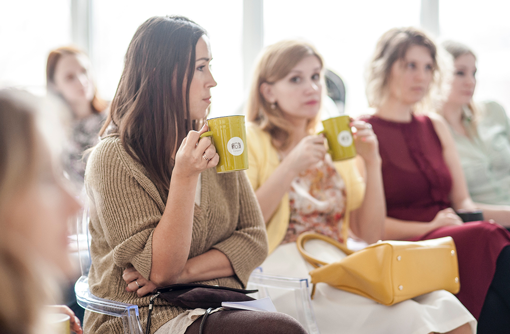 divorce Support Groups, image of women in a group drinking coffee